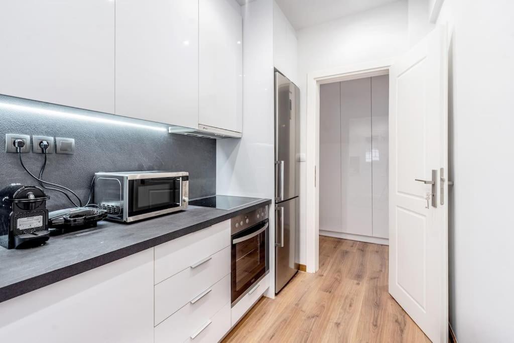 Modernised Athenian Apartment /W 2Br & 2Ba Zewnętrze zdjęcie